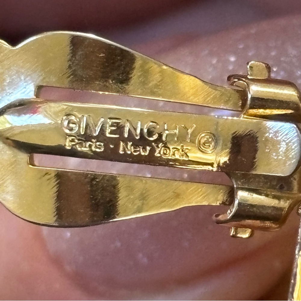 Givenchy Paris NewYork Runway Gold-Tone Clip-On Earrings 1980’s - Picture 6 of 7
